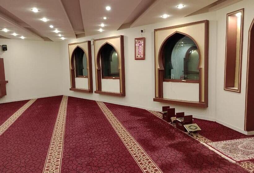 منتجع شاطئ الدولفين للإيواء السياحي