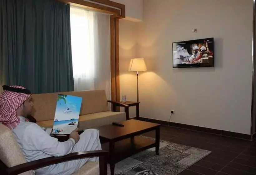 منتجع شاطئ الدولفين للإيواء السياحي