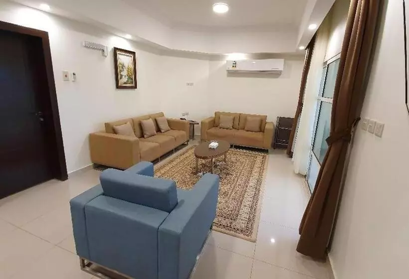 منتجع شاطئ الدولفين للإيواء السياحي