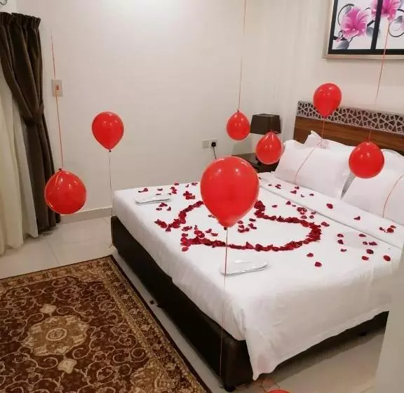 منتجع شاطئ الدولفين للإيواء السياحي