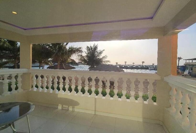 منتجع شاطئ الدولفين للإيواء السياحي