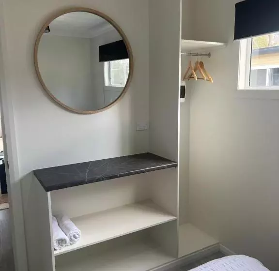 Batemans Bay North Bush Cottages