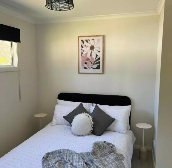 Batemans Bay North Bush Cottages