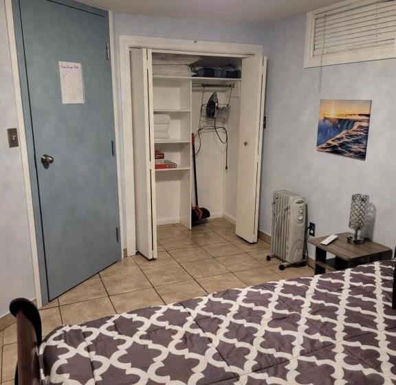 تختخواب و صبحانه Close To Everything In The Falls And Notl