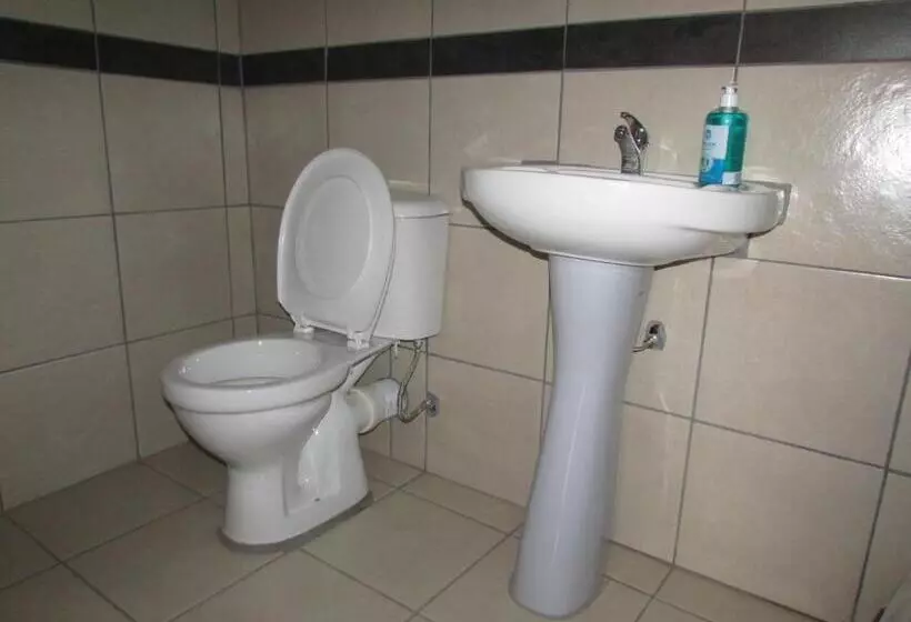 ベッドアンドブレックファースト Cozy Queen Bed Apartment In Hammanskraal
