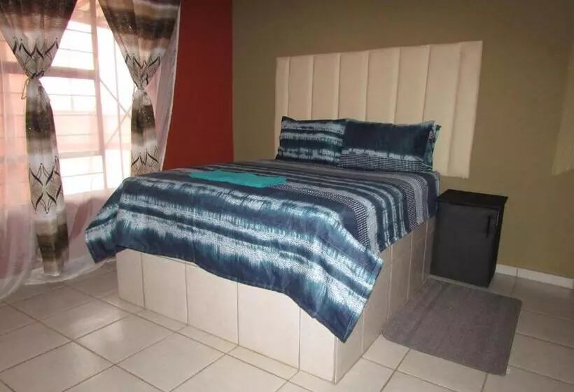 ベッドアンドブレックファースト Cozy Queen Bed Apartment In Hammanskraal
