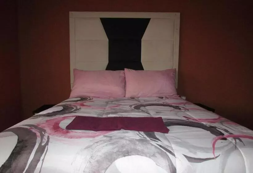 ベッドアンドブレックファースト Cozy Queen Bed Apartment In Hammanskraal
