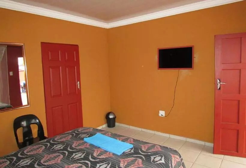 ベッドアンドブレックファースト Cozy Queen Bed Apartment In Hammanskraal