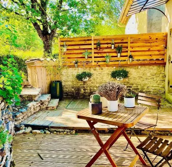 ベッドアンドブレックファースト Histoire De Cru