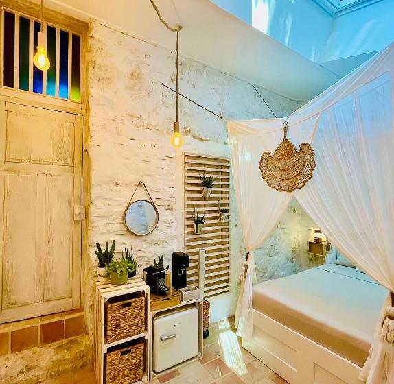 مبيت وإفطار Histoire De Cru