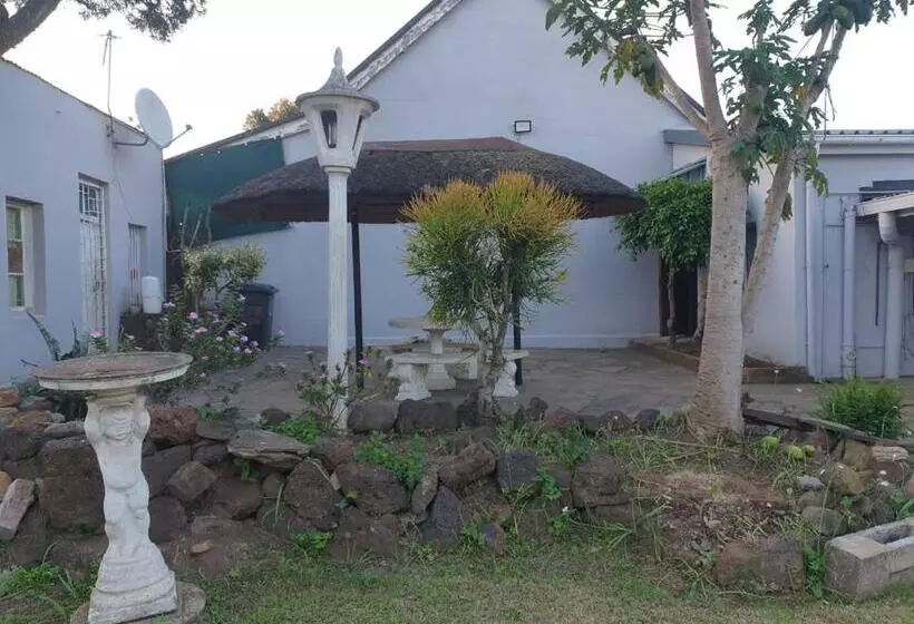 تختخواب و صبحانه Hkm Guest House