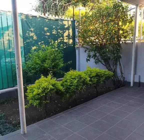 تختخواب و صبحانه Hkm Guest House