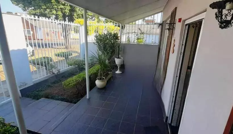 تختخواب و صبحانه Hkm Guest House