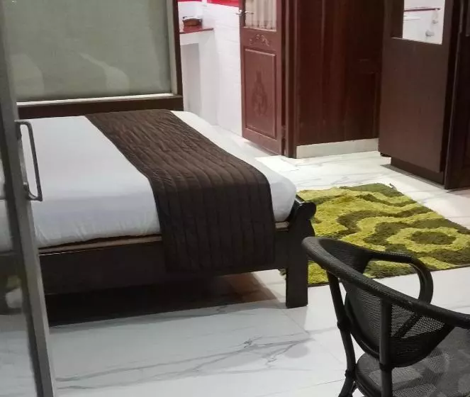 White Pearl Beach Resort