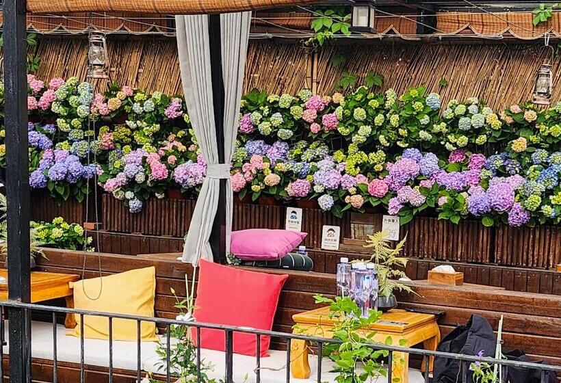 Hotel 北京悦明元星空白塔景观四合院民宿