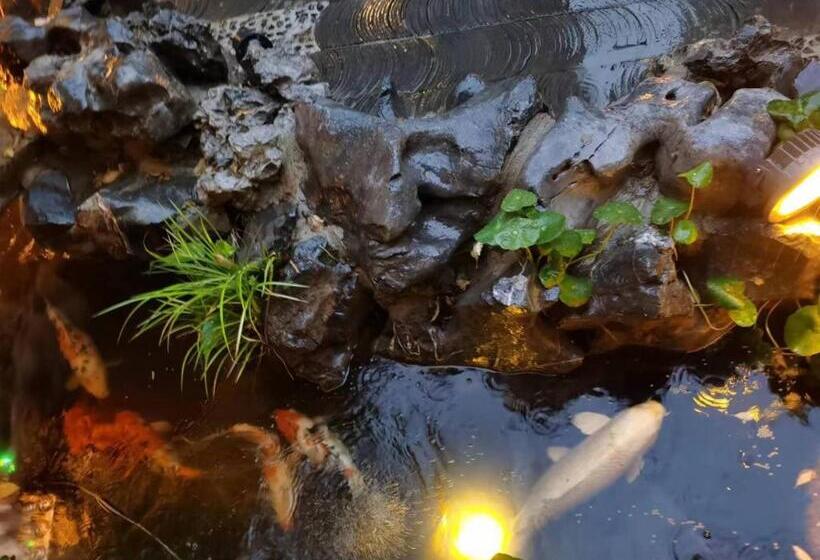 Hotel 北京悦明元星空白塔景观四合院民宿