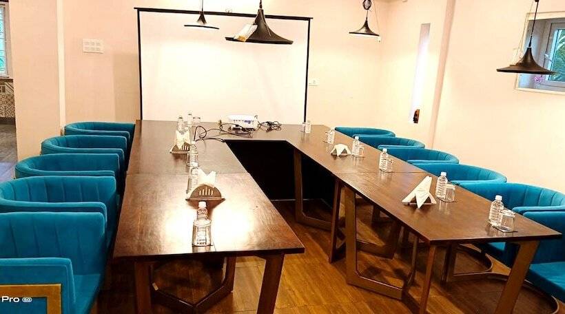 فندق De Crown Luxury