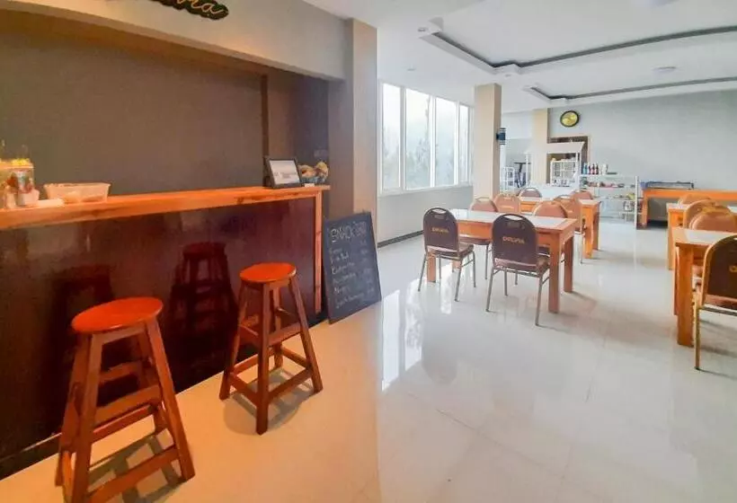 Hotelli Delvia Bromo Homestay Mitra Reddoorz