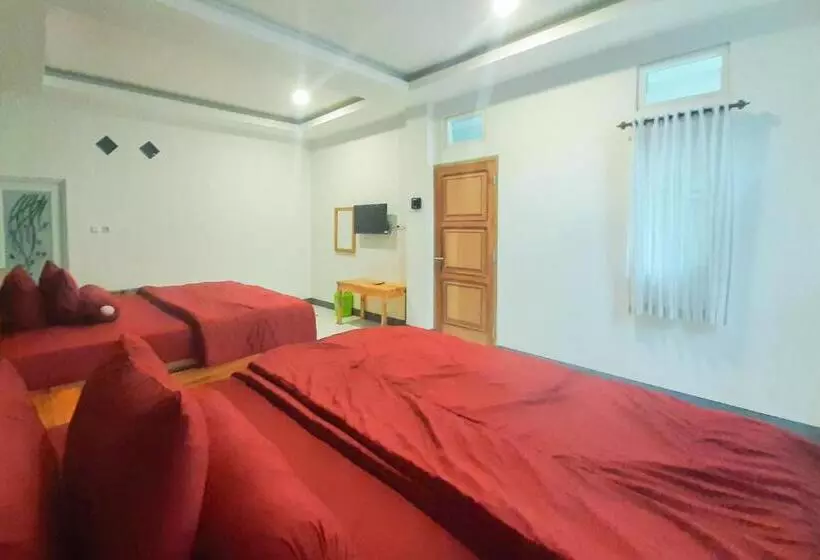 Hotelli Delvia Bromo Homestay Mitra Reddoorz