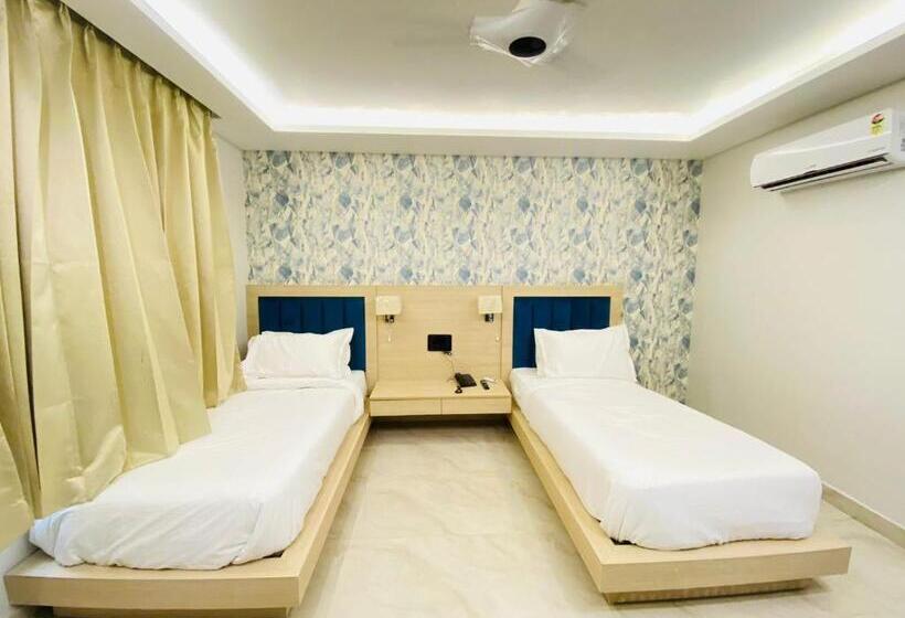 Hotel Holiday Grand Unit A Fabebo Group