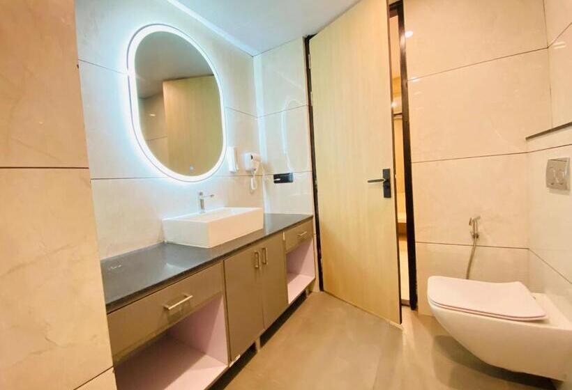 Hotel Holiday Grand Unit A Fabebo Group