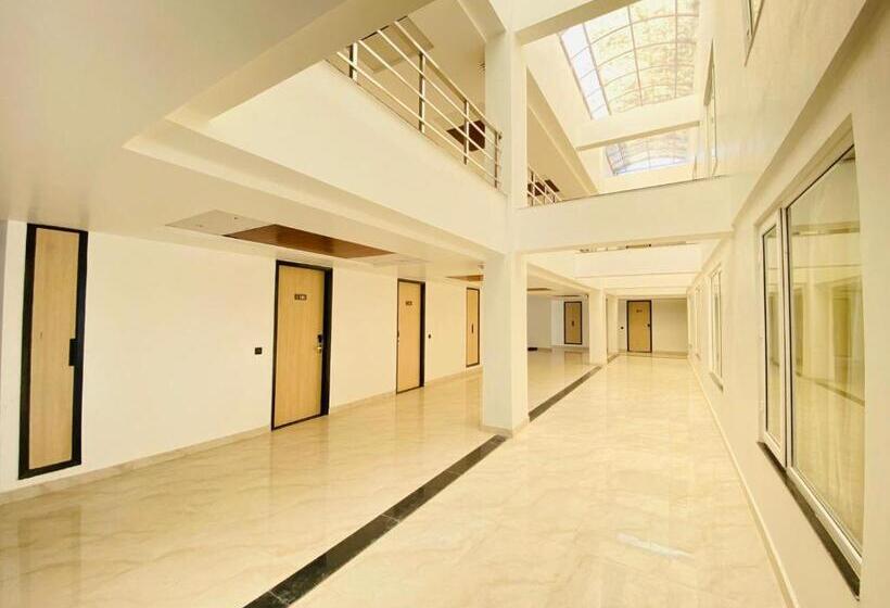 Hotel Holiday Grand Unit A Fabebo Group