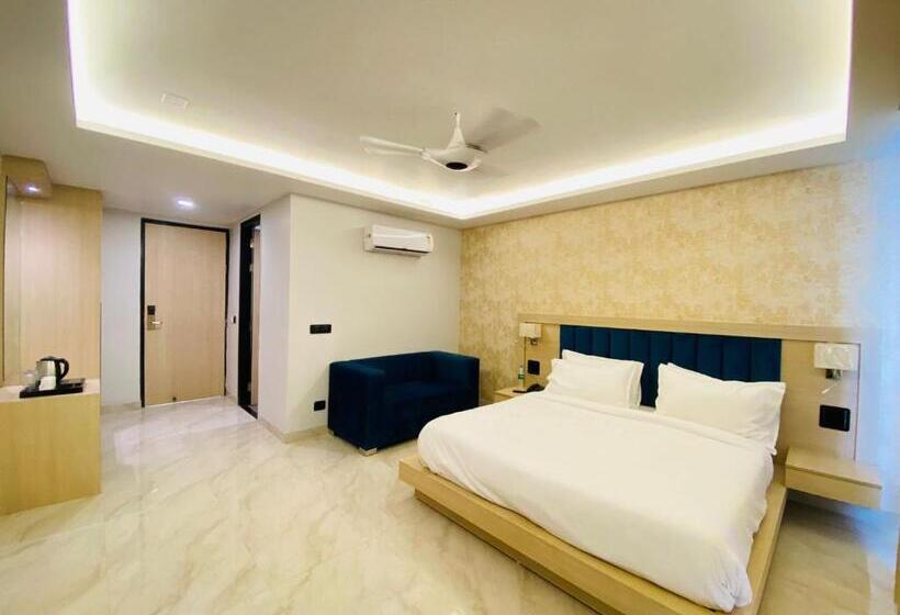 Hotel Holiday Grand Unit A Fabebo Group