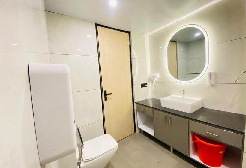 Hotel Holiday Grand Unit A Fabebo Group