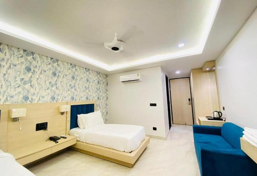 Hotel Holiday Grand Unit A Fabebo Group