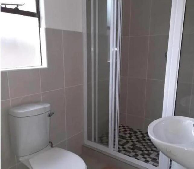 هتل Matholeng Gardens Guesthouse