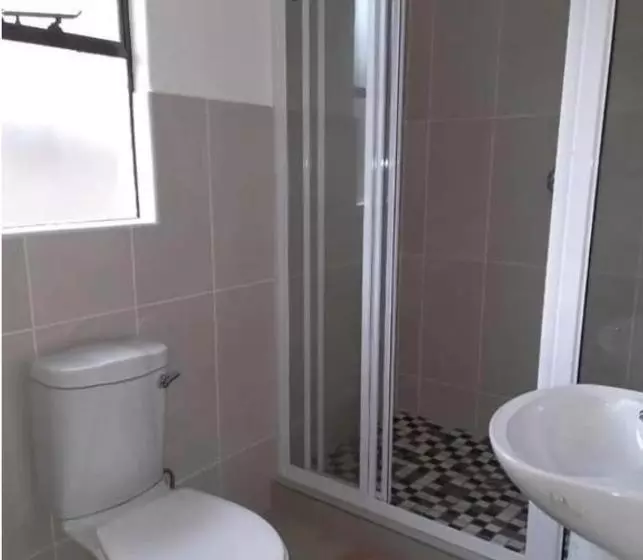 هتل Matholeng Gardens Guesthouse