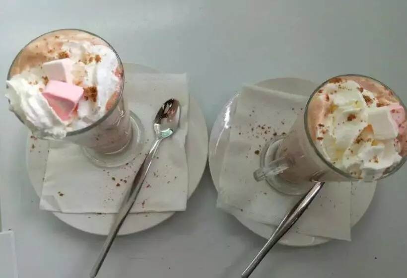 هتل Matholeng Gardens Guesthouse