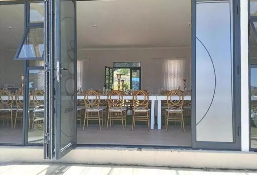 هتل Matholeng Gardens Guesthouse