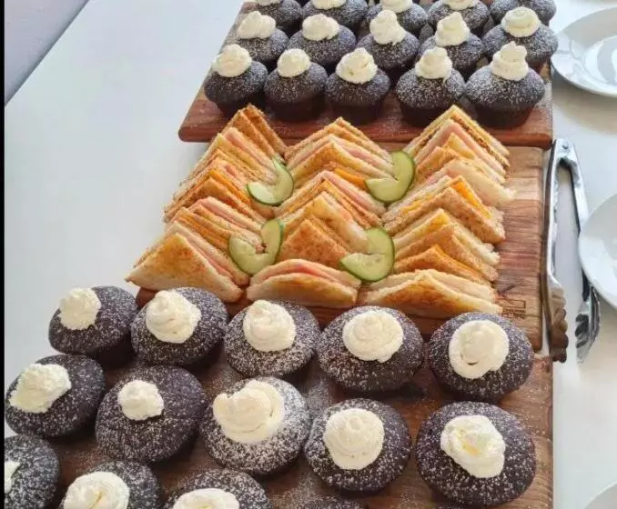 هتل Matholeng Gardens Guesthouse