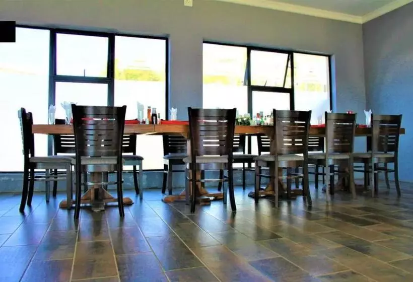 هتل Matholeng Gardens Guesthouse