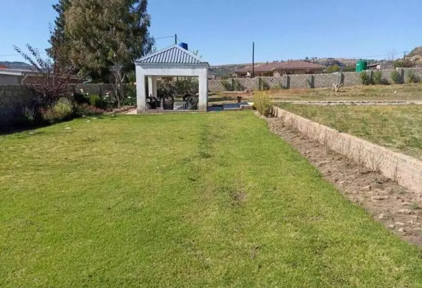 هتل Matholeng Gardens Guesthouse