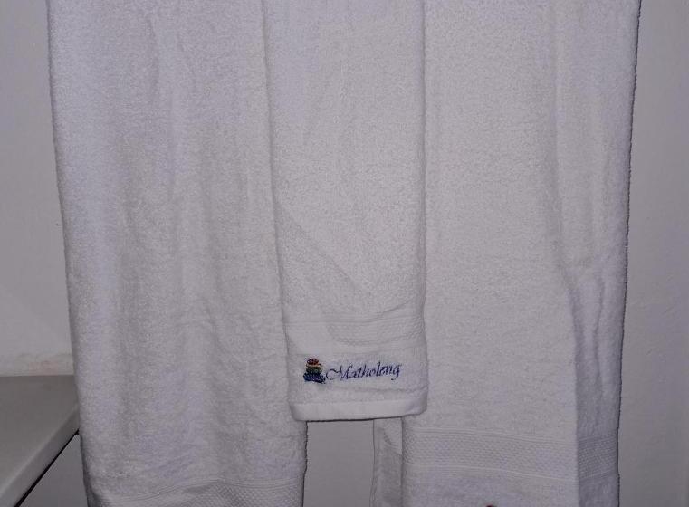 هتل Matholeng Gardens Guesthouse