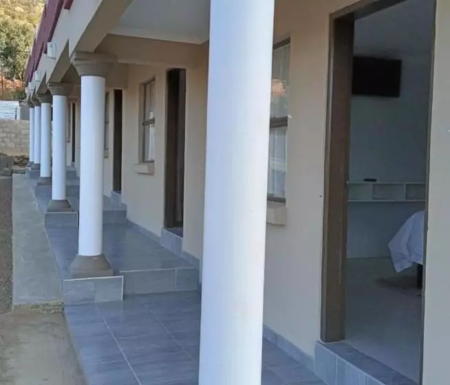 هتل Matholeng Gardens Guesthouse
