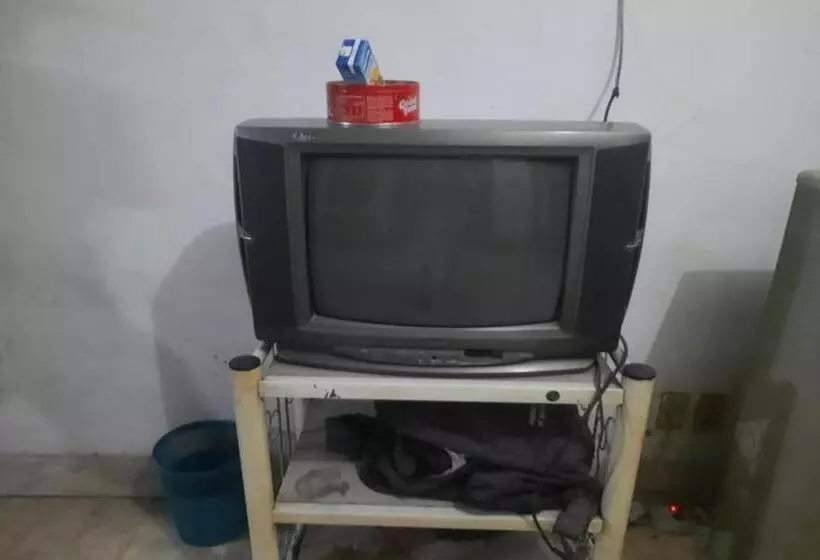 Hotelli Oyo Life 93160 Kost Jenny Karawang