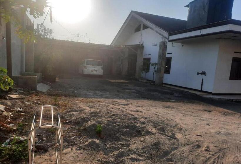 فندق Oyo Life 93160 Kost Jenny Karawang