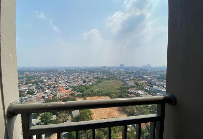 בית מלון כפרי Shero Transpark Bekasi