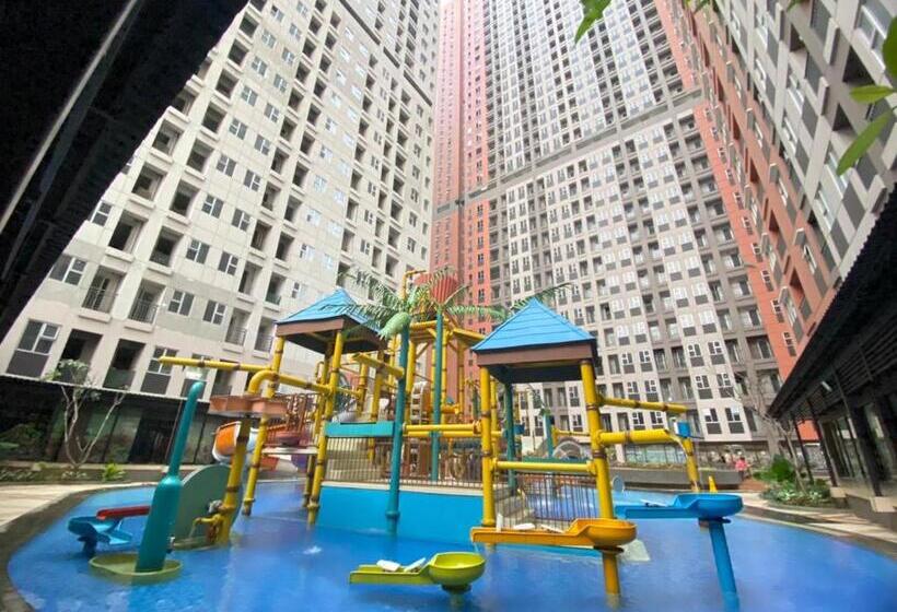 בית מלון כפרי Shero Transpark Bekasi