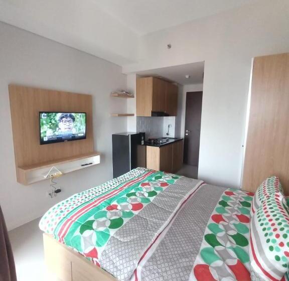 בית מלון כפרי Shero Transpark Bekasi