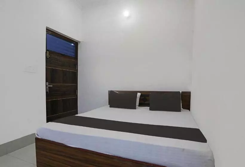 Hotelli Spot On Royal Stay Residency
