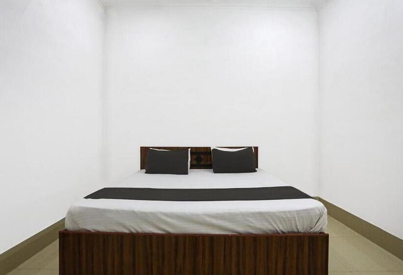 호텔 Spot On Royal Stay Residency