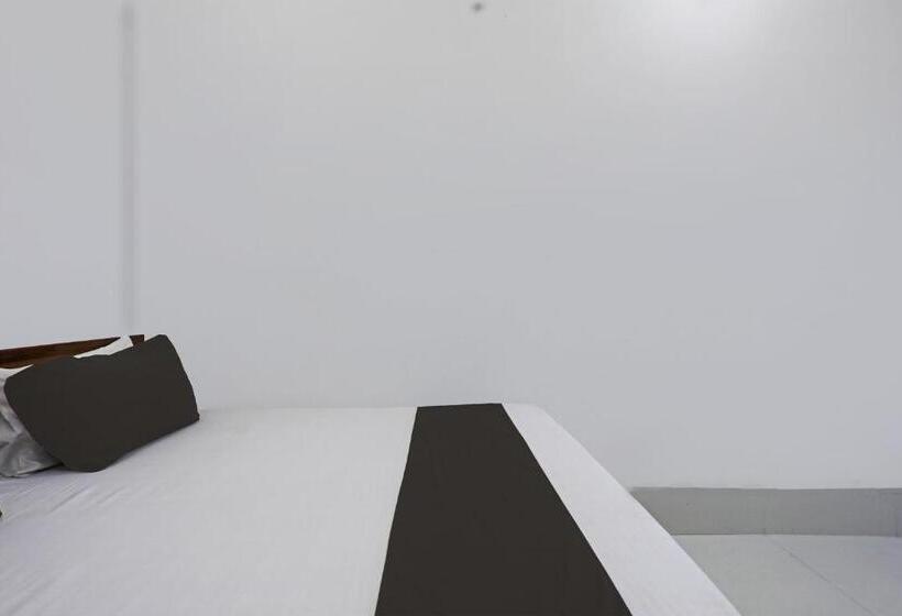 호텔 Spot On Royal Stay Residency