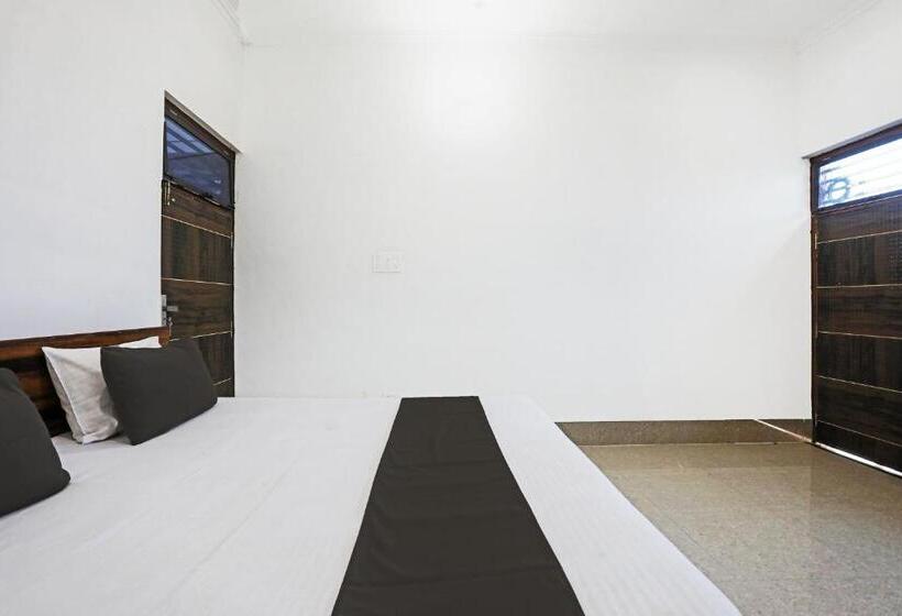 호텔 Spot On Royal Stay Residency