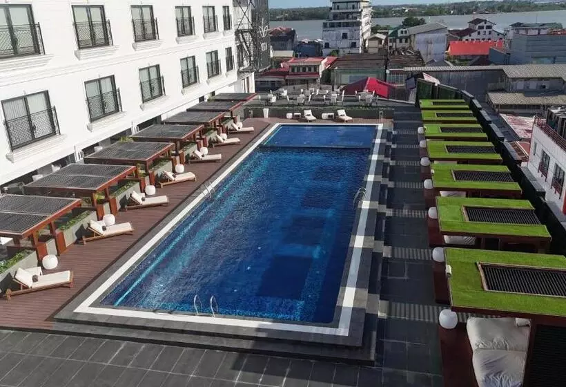 هتل Yogh Hospitality