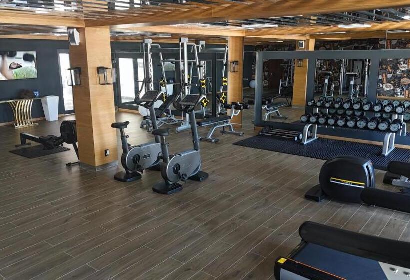 هتل Yogh Hospitality