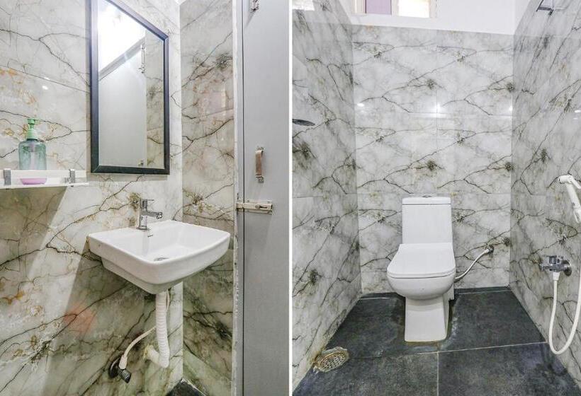 Fabhotel Dream Connect